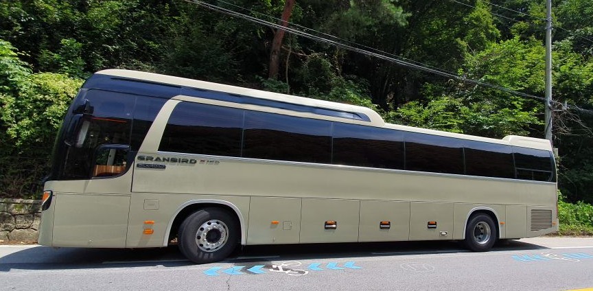 Large charter coach in Korea